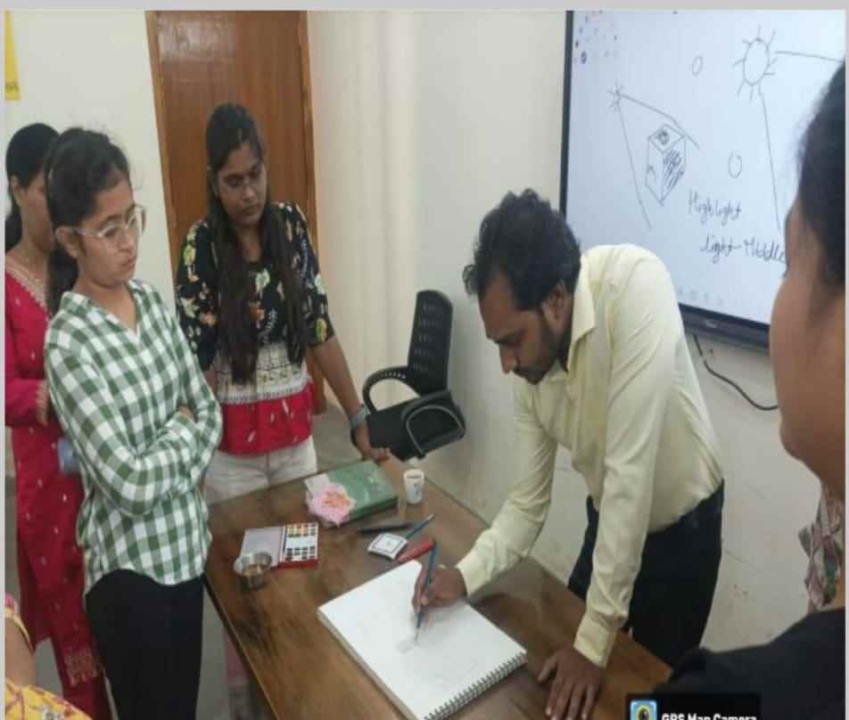 एस.एन.डी.टी. महिला विद्यापीठात स्केचिंग अँड रेंडरिंग विषयावर कार्यशाळा